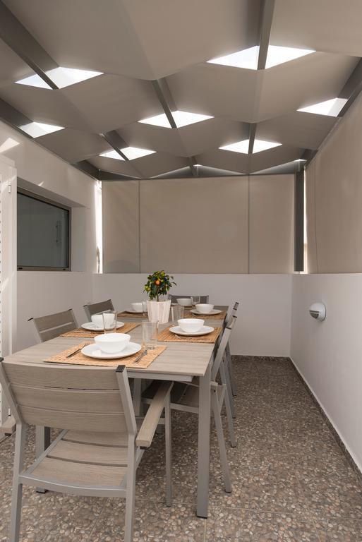 Petal Apartments Athena Bagian luar foto